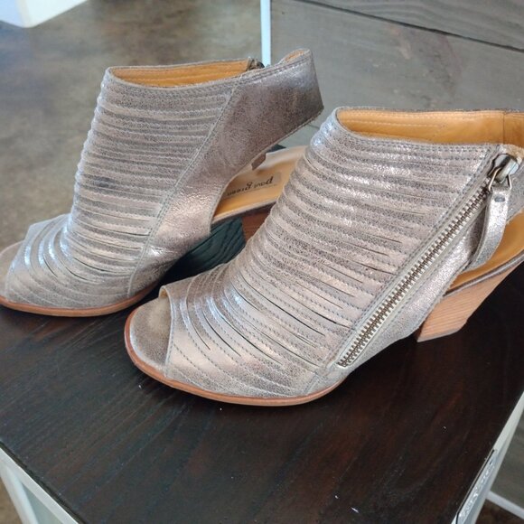 Paul Green Tan Color, Leather Peep Toe Heels; Size 7 - Picture 2 of 5